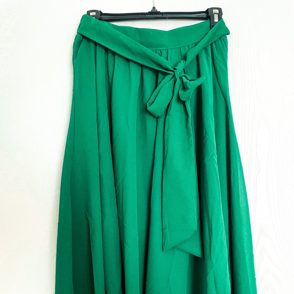 Versona MIDI A-line skirt